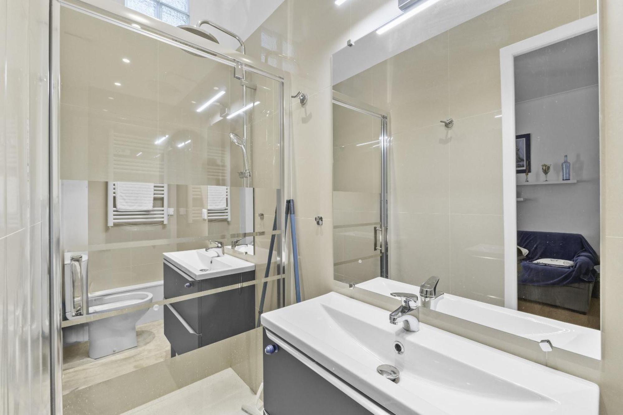 Centre De 1 Bedroom, 131 Rue D'antibes A 5 Minutes Du Palais Apartment *